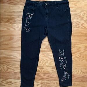Floral Embroidered Women's Plus Skinny Jeans